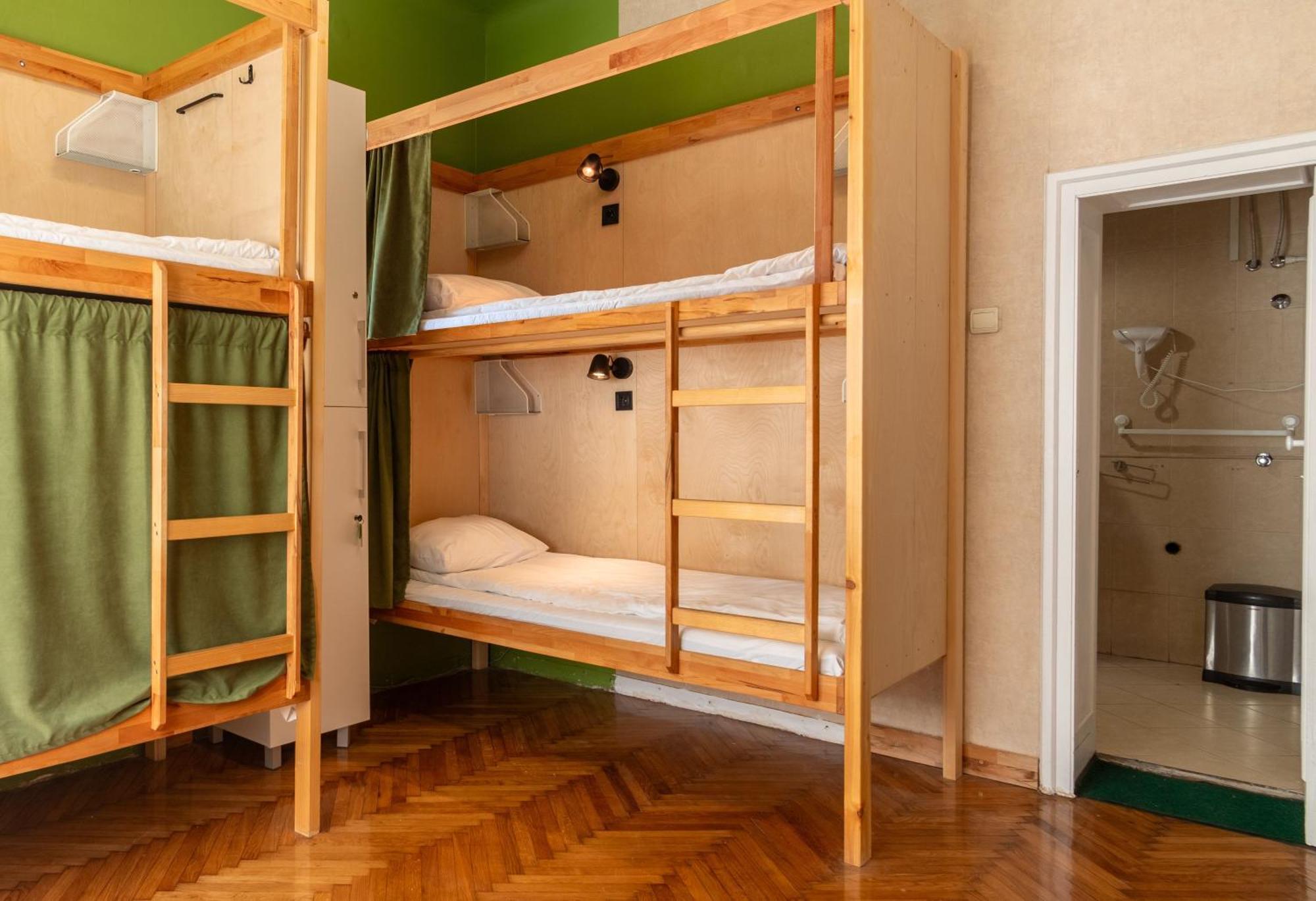 Cabbage Hostel Belgrade Exterior photo