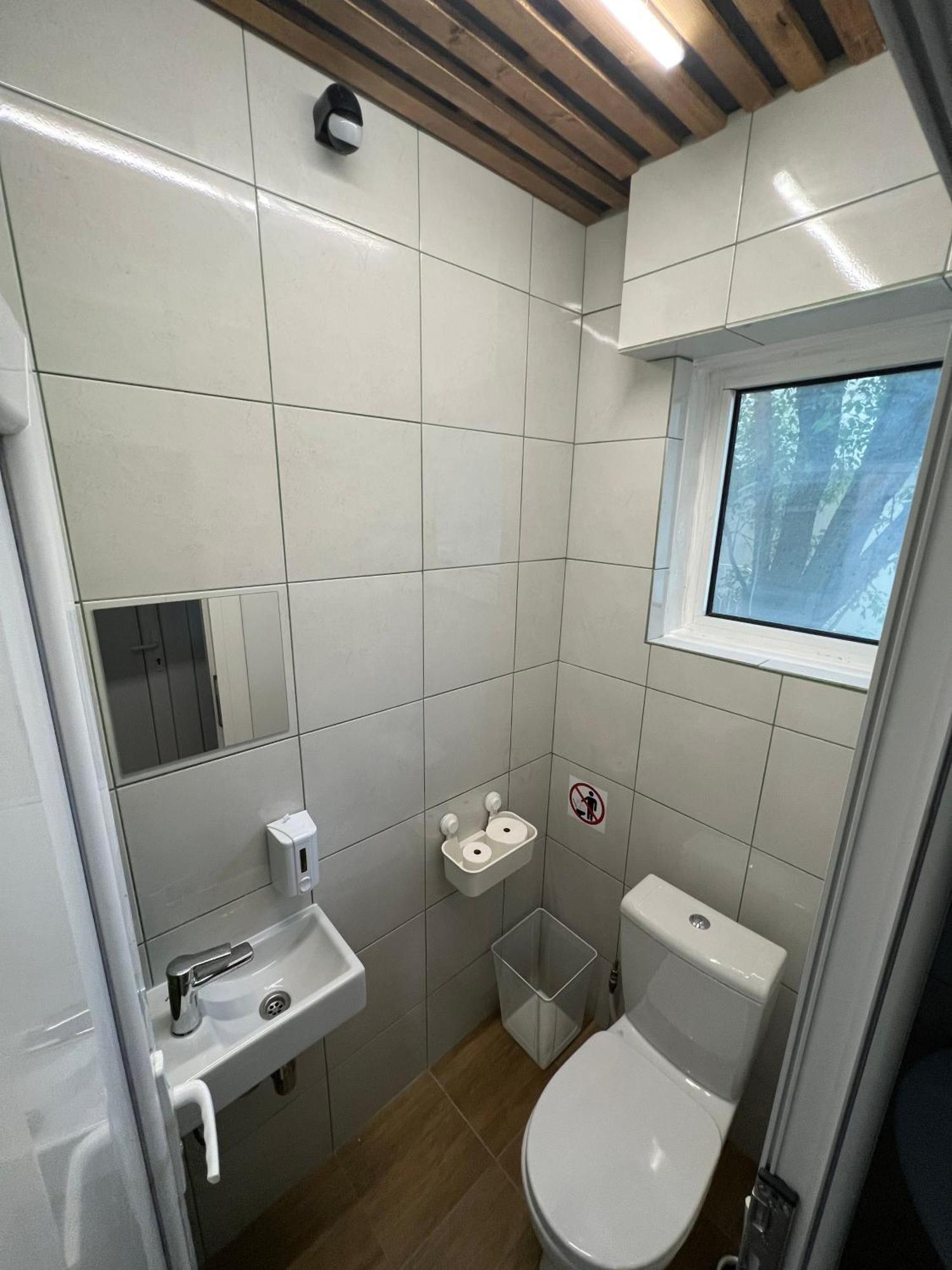 Cabbage Hostel Belgrade Exterior photo