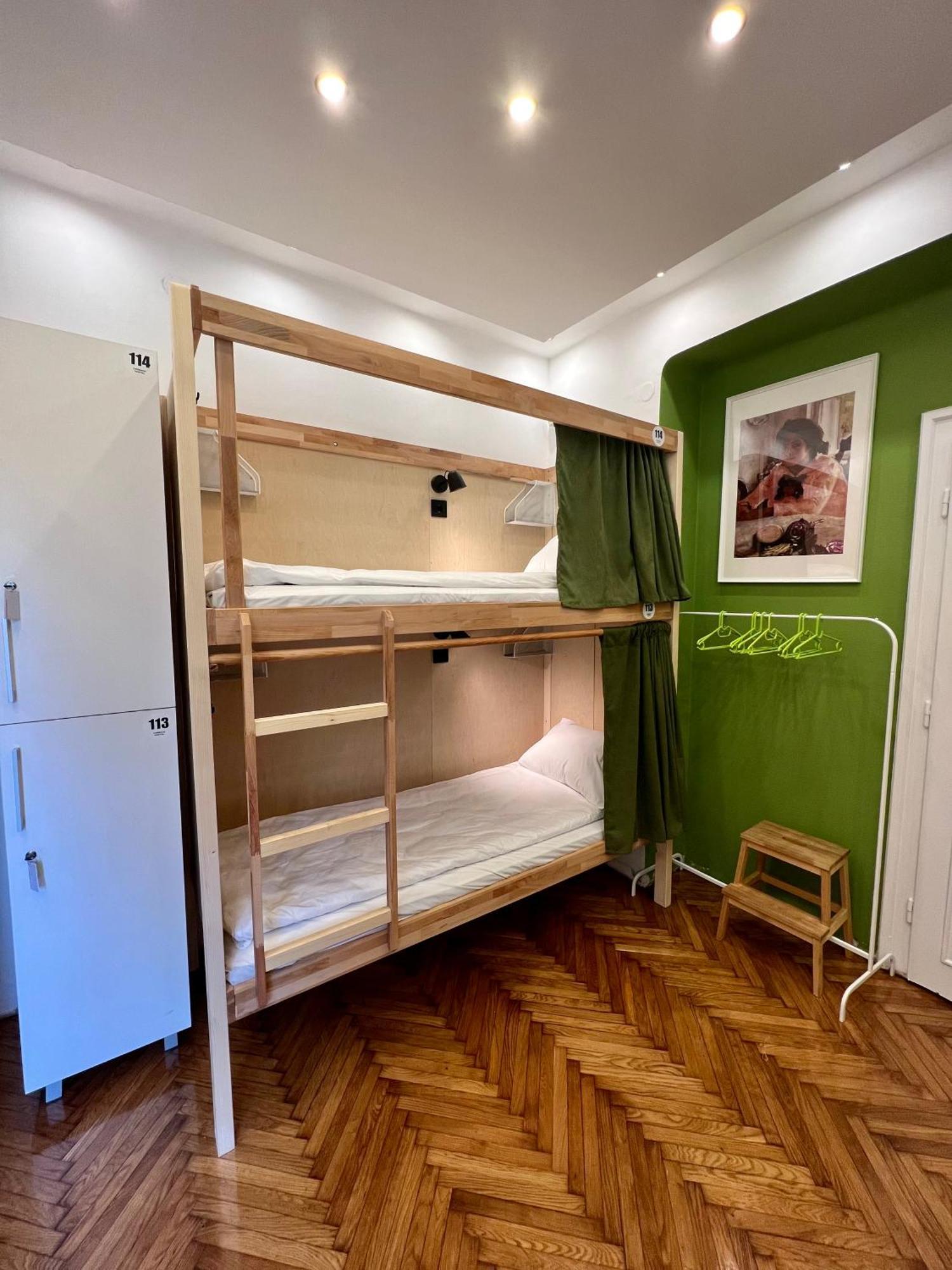 Cabbage Hostel Belgrade Exterior photo