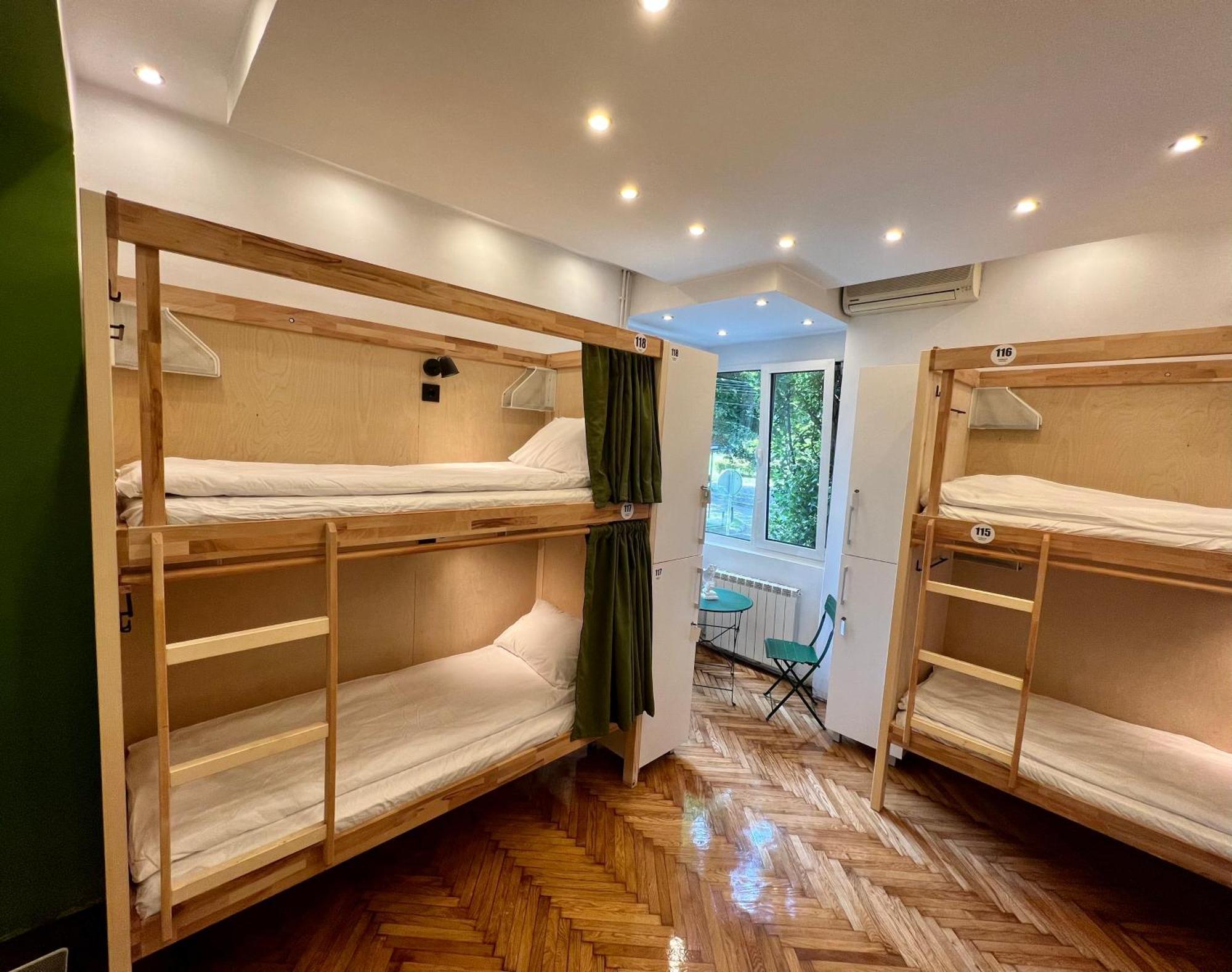 Cabbage Hostel Belgrade Exterior photo