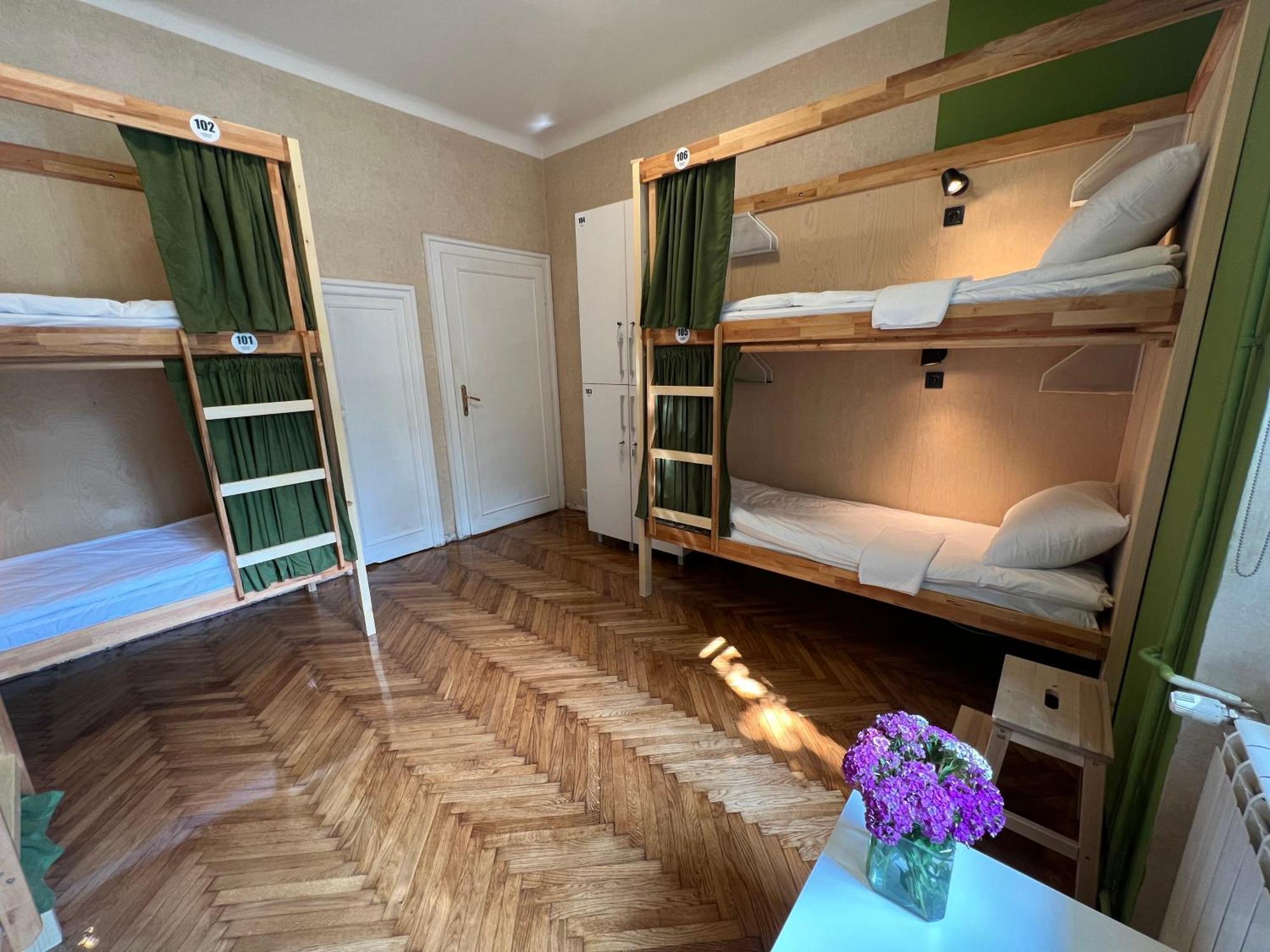 Cabbage Hostel Belgrade Exterior photo
