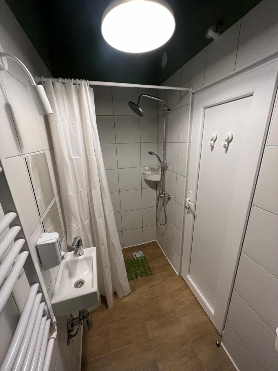 Cabbage Hostel Belgrade Exterior photo